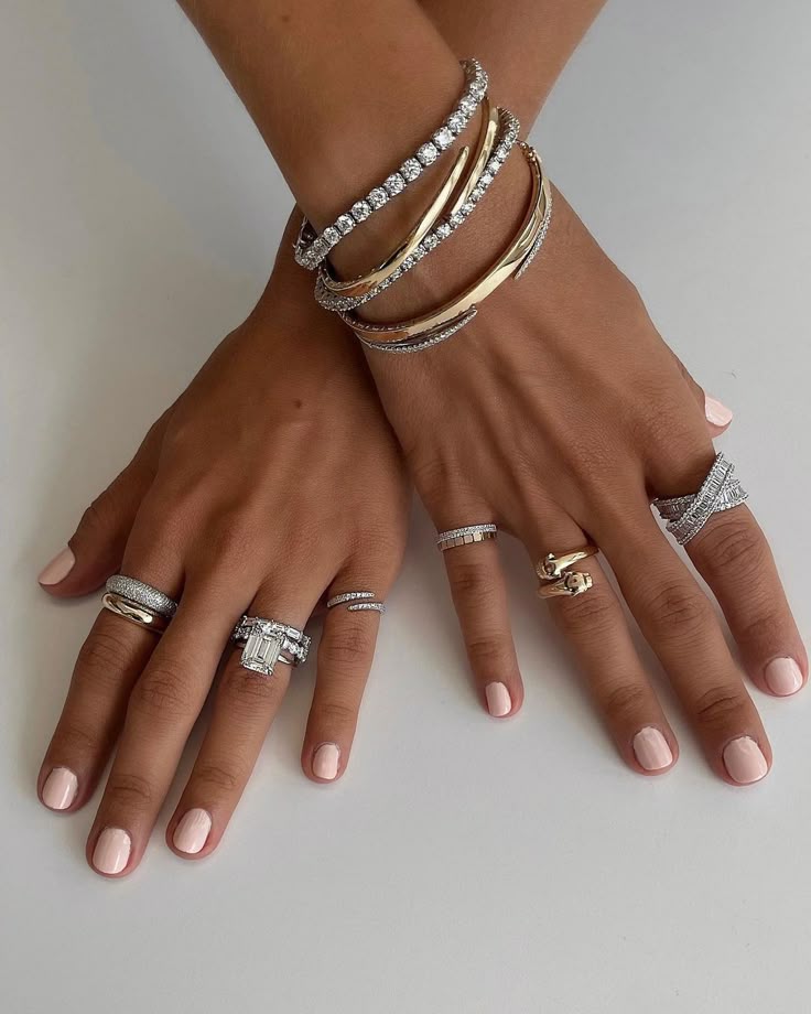 The Art of Mixing Metals: Can You Wear Gold and Silver Together?